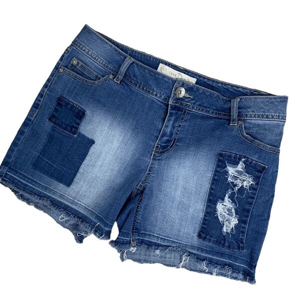 C est. 1946 Women's size Stretch denim Cutoff patched distressed 4" Jean shorts - Picture 5 of 15